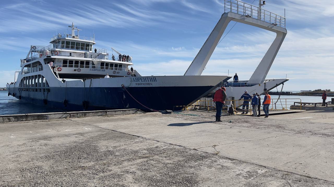 Судоходство в Керченском проливе ограничили светлым временем суток