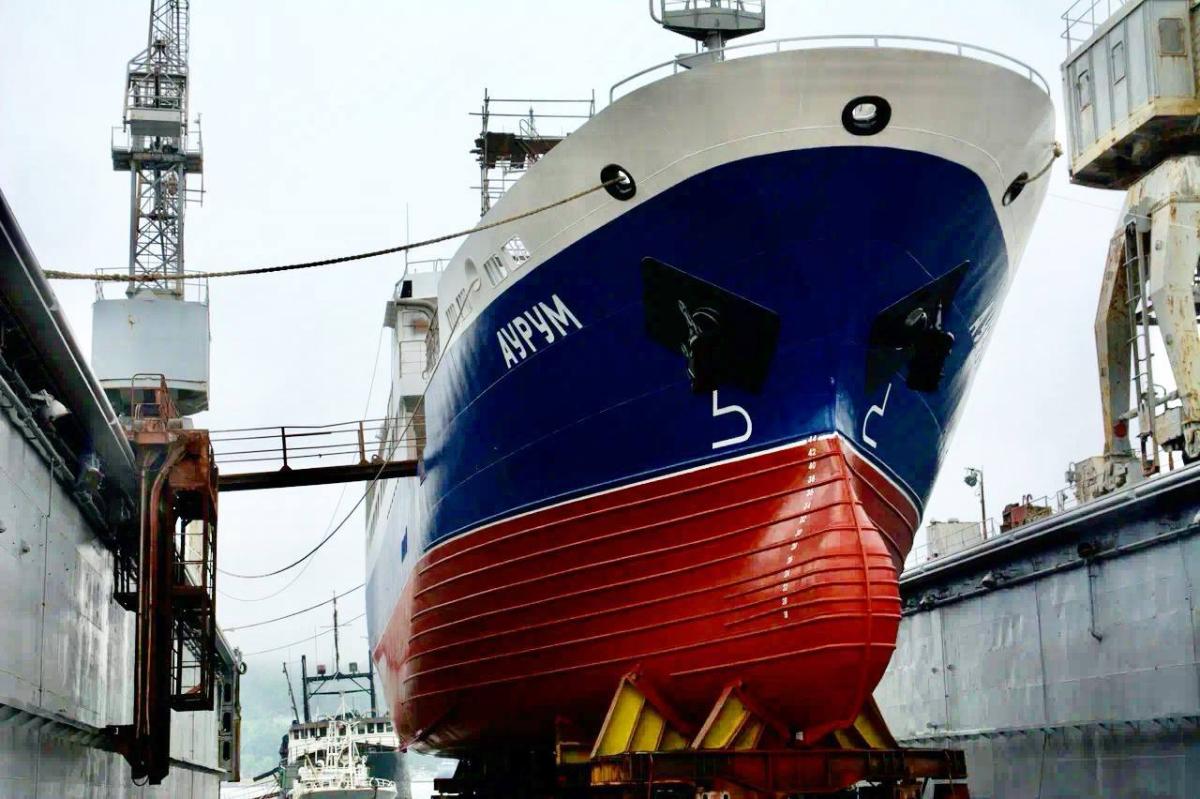 Во Владивостоке спустили на воду краболовное судно «Аурум»