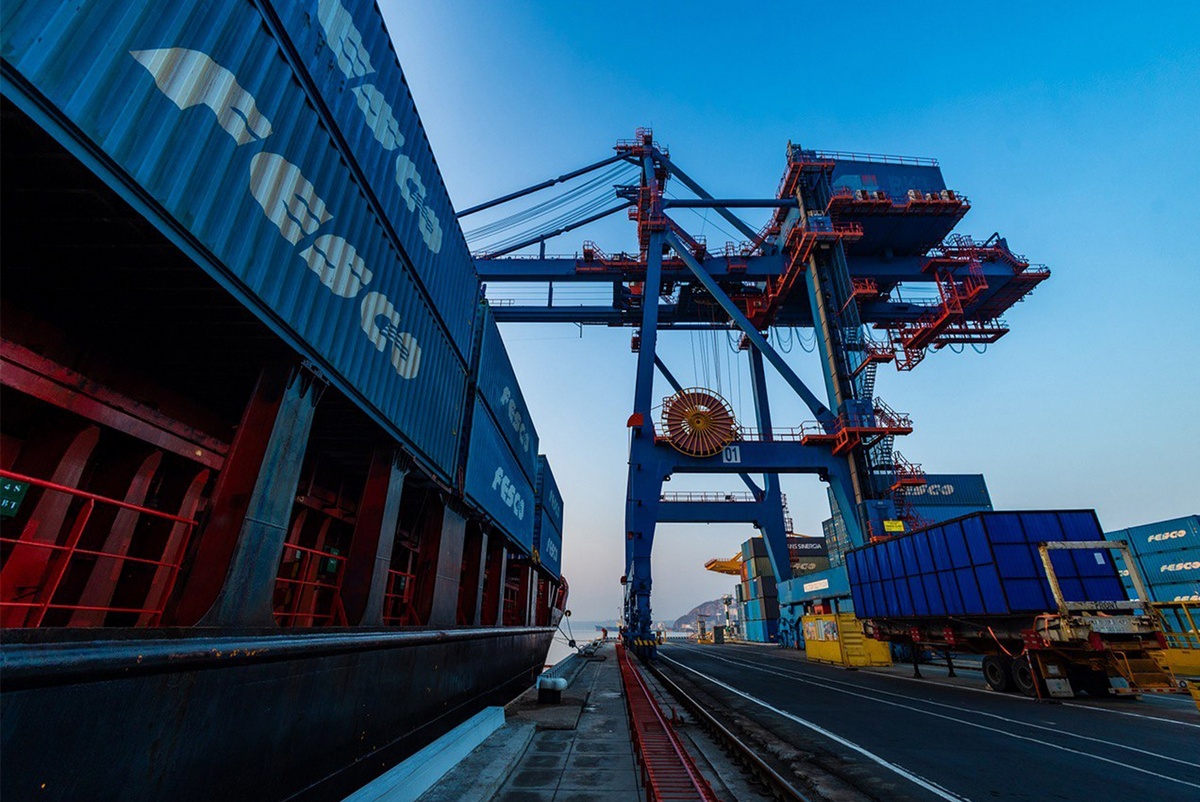 Объем международных морских перевозок FESCO в первом полугодии вырос на 6%