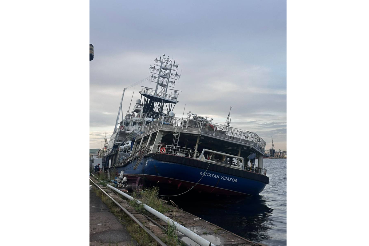 У причала Балтийского завода произошло затопление морского буксира «Капитан Ушаков»