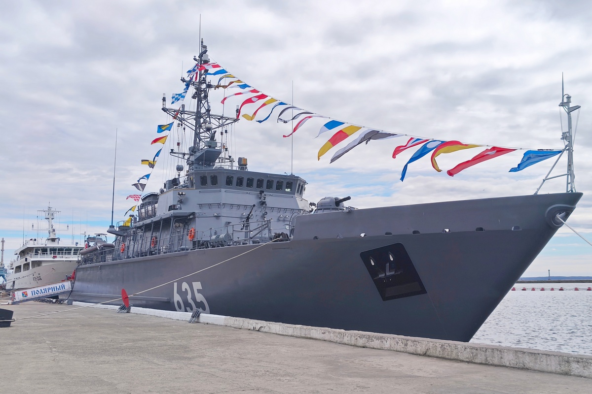 Северному флоту передали новейший корабль противоминной обороны «Полярный»