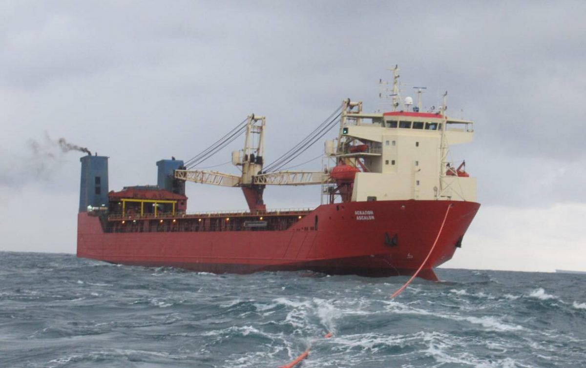 Потерявший ход в Черном море теплоход ASKALON отбуксировали до порта Новороссийск