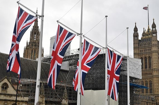 Великобритания ввела санкции против 50 судов «теневого флота» и предприятий «Росатома»