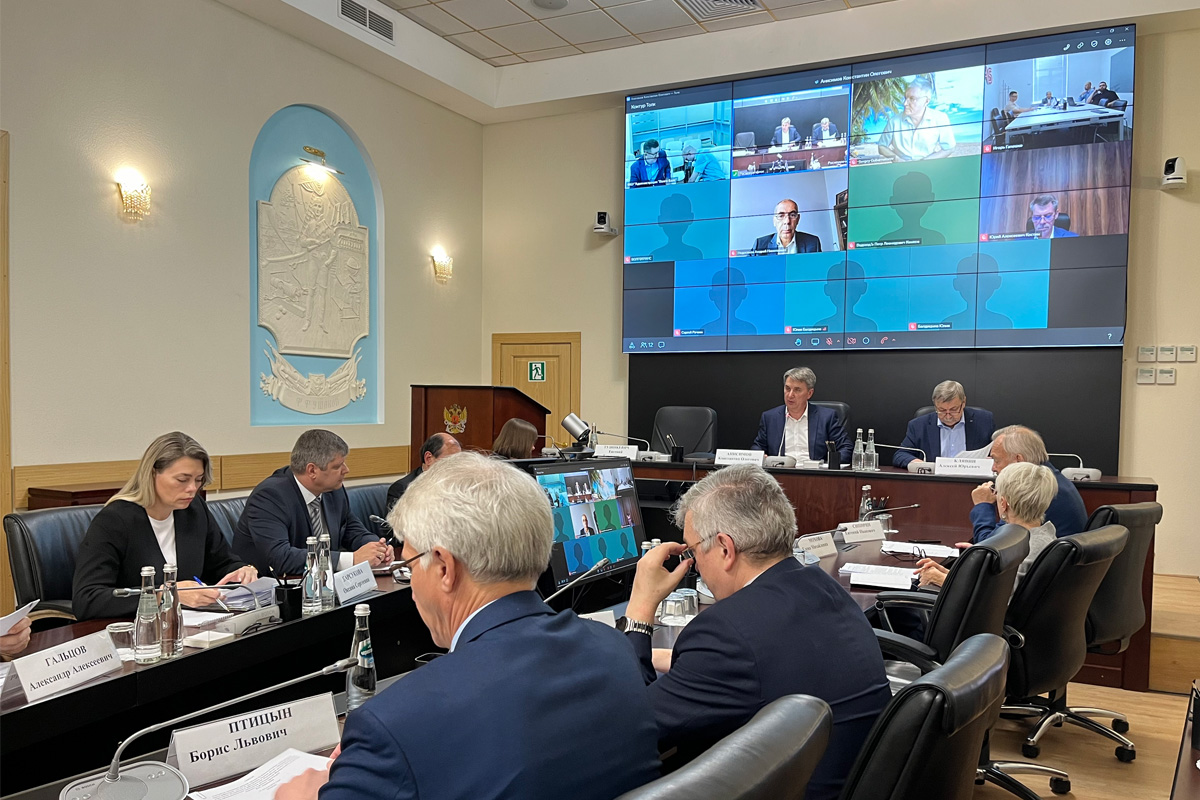 В Росморречфлоте обсудили вопросы внедрения государственных электронных навигационных карт на внутренних водных путях 