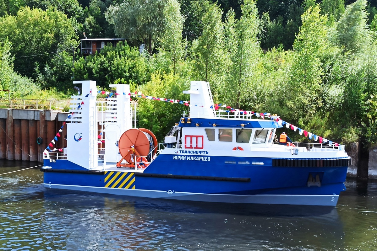 В Нижнем Новгороде спустили на воду пару судов-бонопостановщиков и заложили два земснаряда