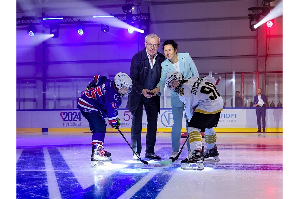 «Восточный порт» открыл Ледовый спортивный комплекс в приморском Врангеле